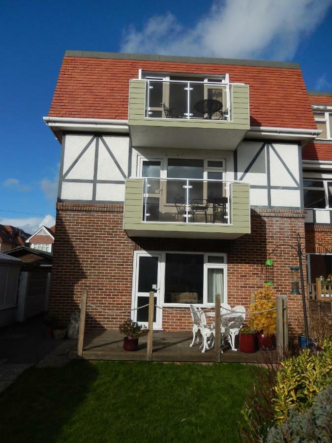 Gables Court Holiday Apartments Swanage Extérieur photo